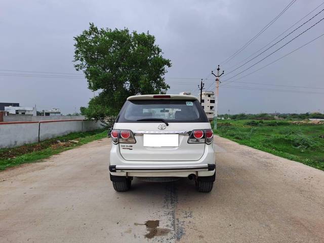 https://images10.gaadi.com/usedcar_image/4587439/original/processed_dcbd1d4a-b0ed-49b9-8dad-48973bac8fbc.jpg?imwidth=6402