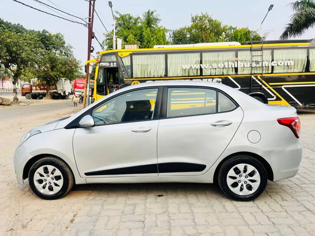https://images10.gaadi.com/usedcar_image/4587461/original/processed_a4de2f33099a633e2d415097825f48bd.jpg?imwidth=6402
