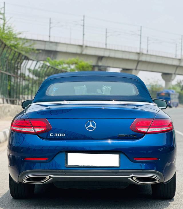 https://images10.gaadi.com/usedcar_image/4587471/original/processed_01e0a14222d6dfa4e24612aec0e82d3c.jpg?imwidth=6401