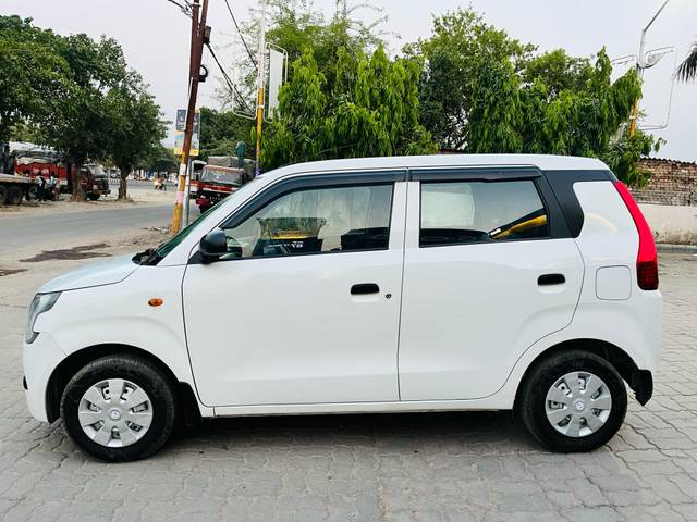https://images10.gaadi.com/usedcar_image/4587474/original/processed_0766fab56a9d386b8001b50f84a56763.jpg?imwidth=6402