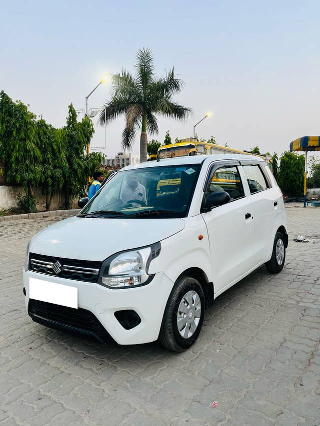 https://images10.gaadi.com/usedcar_image/4587474/original/processed_1cc872e4ce7bea1ff150821a83aaef0b.jpg?imwidth=6400
