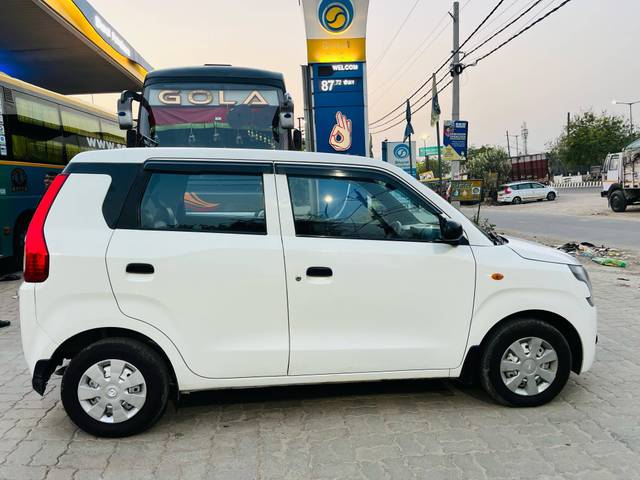 https://images10.gaadi.com/usedcar_image/4587474/original/processed_f1bbb150731463fb6fbc5b067c82d4a9.jpg?imwidth=6401