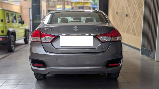 https://images10.gaadi.com/usedcar_image/4587486/original/processed_2615d1332e87f8f18bd881b20f630e5d.jpg?imwidth=6401