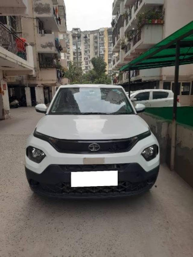 https://images10.gaadi.com/usedcar_image/4587504/original/processed_b78a34d5-3fd6-4518-b358-03a4ec0e134e.jpeg?imwidth=6401