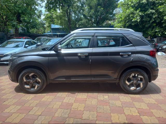https://images10.gaadi.com/usedcar_image/4587509/original/7ec7f7dfeb5567cdbf668b2735508a79.jpeg?imwidth=6402