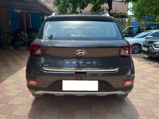 https://images10.gaadi.com/usedcar_image/4587509/original/processed_0712d9875ceea1d930d0b4606797fdff.jpeg?imwidth=6401
