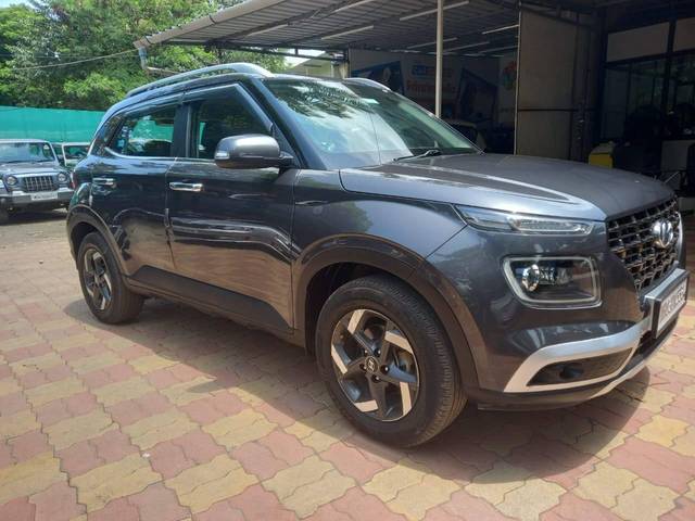 https://images10.gaadi.com/usedcar_image/4587509/original/processed_b8583d8477f6d28ef5286187de45095f.jpeg?imwidth=6400