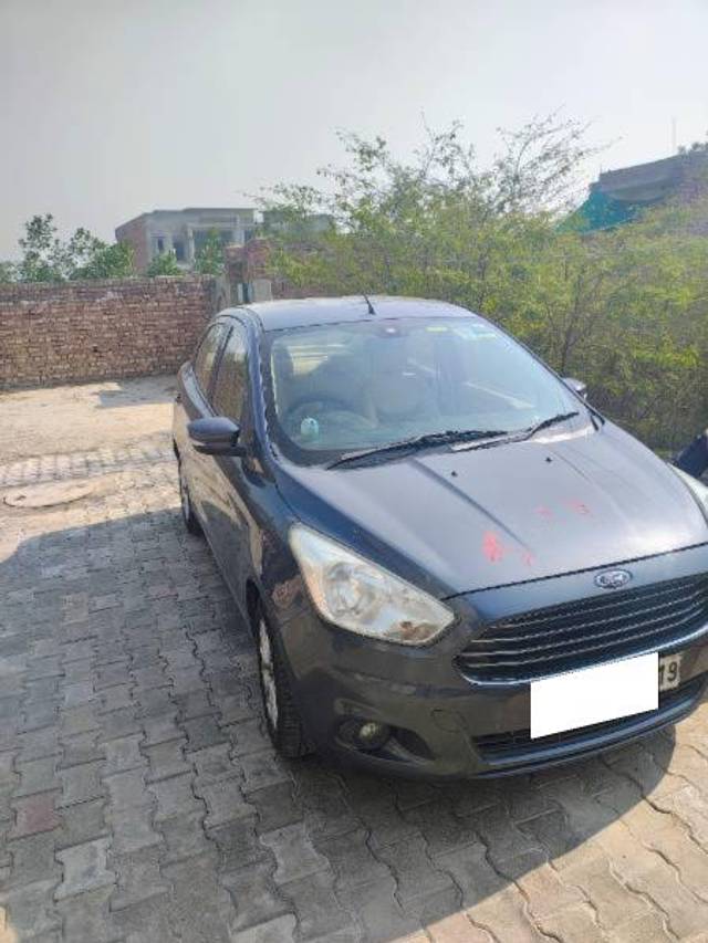 https://images10.gaadi.com/usedcar_image/4587519/original/processed_1478bcb9-8467-4da2-80f6-871f1d75d1ed.jpg?imwidth=6400