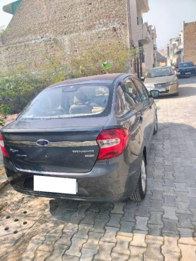 https://images10.gaadi.com/usedcar_image/4587519/original/processed_16240ad5-57dc-4a12-8474-8ebd6845f7f7.jpg?imwidth=6402