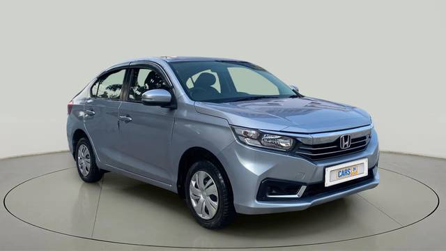https://images10.gaadi.com/usedcar_image/4587522/original/ec9819f172684d92d36014a6139ac40c.jpg?imwidth=6400