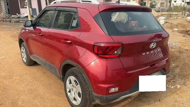 https://images10.gaadi.com/usedcar_image/4587530/original/processed_9d92b805-388a-4e7e-8fc0-b578ac4c17fa.jpeg?imwidth=6402
