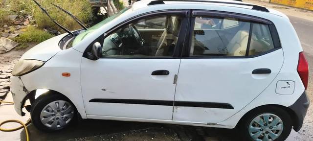 https://images10.gaadi.com/usedcar_image/4587582/original/processed_dbd500fb-a4e2-4c67-9d84-7be65e52426d.jpg?imwidth=6402