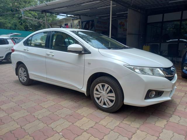 https://images10.gaadi.com/usedcar_image/4587583/original/processed_be1b73ce2cc3e3275588ef7da47c211d.jpeg?imwidth=6400