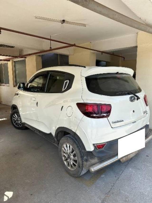 https://images10.gaadi.com/usedcar_image/4587594/original/processed_ff8d9f62-0e41-499f-bad9-ad5d11b0f515.jpeg?imwidth=6401