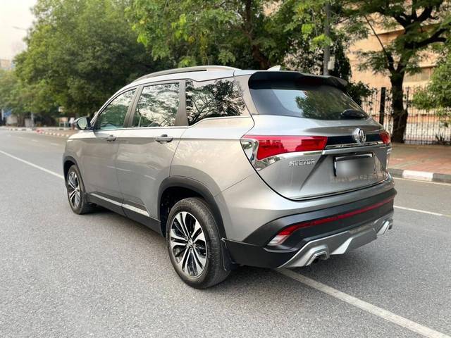 https://images10.gaadi.com/usedcar_image/4587612/original/processed_df27a1ebe4f3b6cdd97b16b82e6913cd.jpg?imwidth=6402