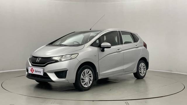 https://images10.gaadi.com/usedcar_image/4587625/original/16e76ffed4d35695a1fd8a04052e2fa3.JPG?imwidth=6400