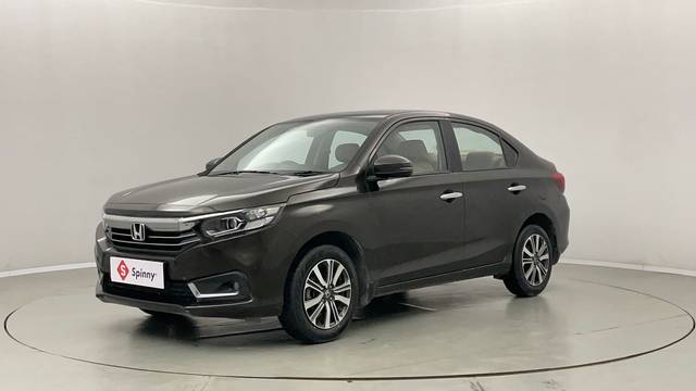https://images10.gaadi.com/usedcar_image/4587649/original/fc1e479e5fe60ace077d0e83dfda90d6.JPG?imwidth=6400
