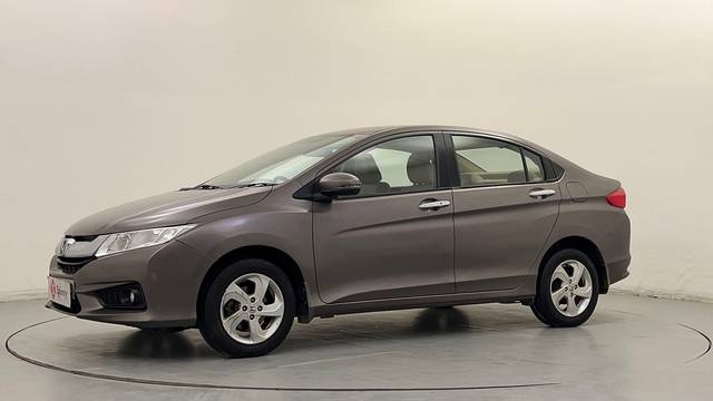 https://images10.gaadi.com/usedcar_image/4587668/original/bf2c3dda8b63ea2178e8ea02b0b035df.JPG?imwidth=6400