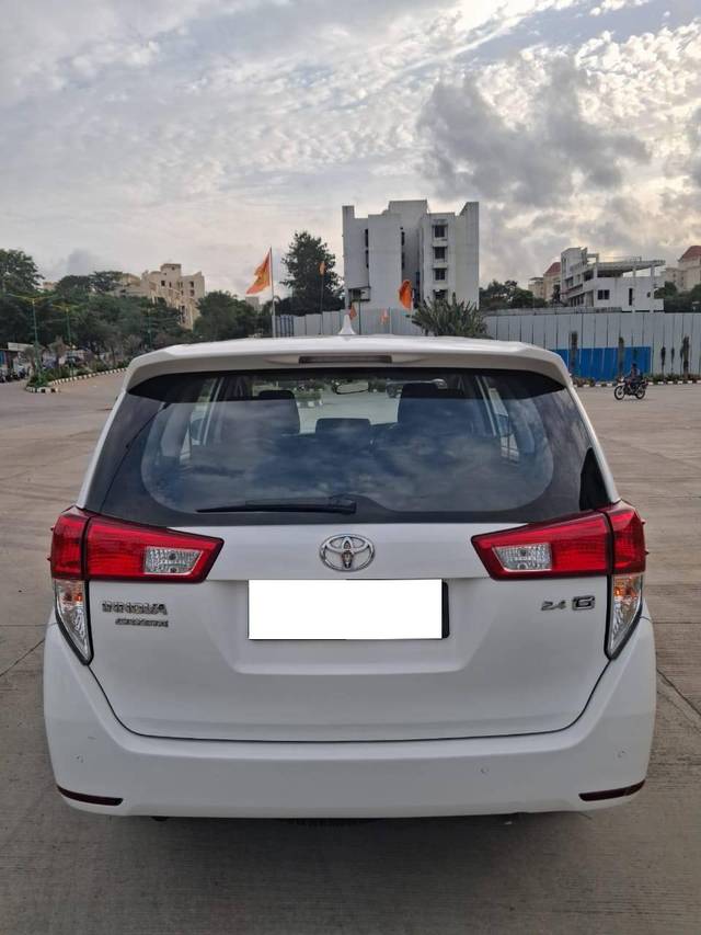 https://images10.gaadi.com/usedcar_image/4587685/original/processed_661b0723d816349a7769db2e4c96b111.jpg?imwidth=6402
