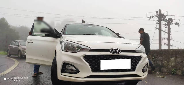 https://images10.gaadi.com/usedcar_image/4587701/original/88f38cd9-4476-4140-81d0-f7c241442df3.png?imwidth=6401