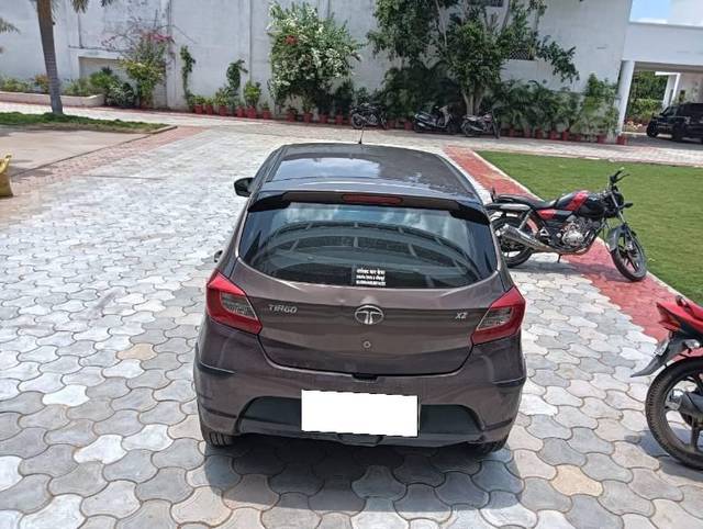 https://images10.gaadi.com/usedcar_image/4587724/original/processed_c8f31a7b-62bd-4b16-9120-d87ed214502d.jpg?imwidth=6400