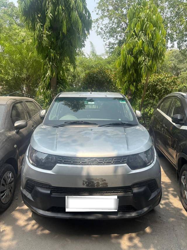 https://images10.gaadi.com/usedcar_image/4587734/original/processed_processed_cbf9bb6f-ff51-4557-b191-8c108292c532.jpg?imwidth=6400