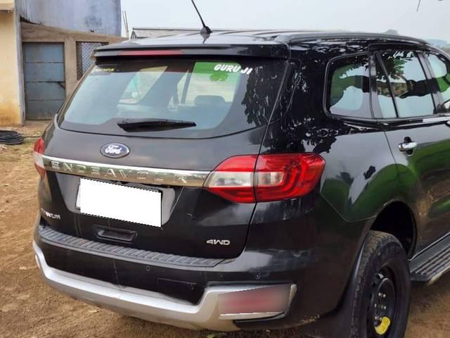 https://images10.gaadi.com/usedcar_image/4587735/original/processed_c5621509-f711-4518-9616-f5812de5b8db.jpg?imwidth=6402