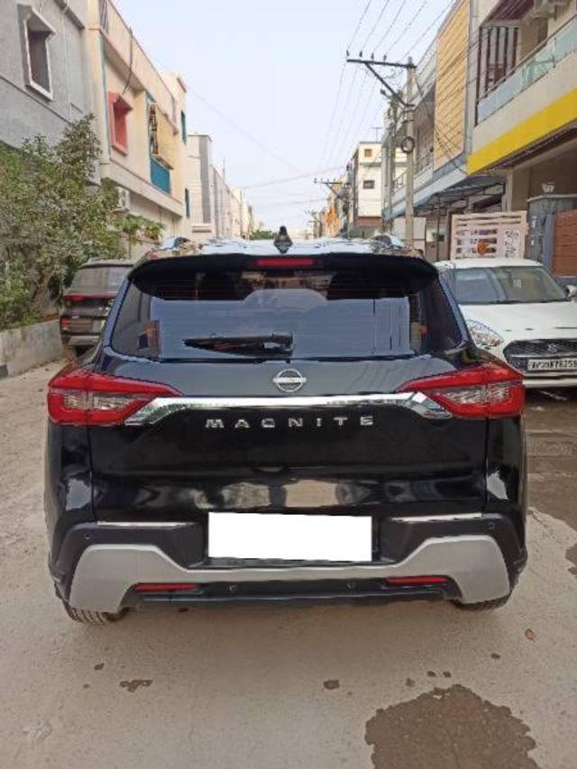 https://images10.gaadi.com/usedcar_image/4587742/original/processed_b76a4410-c005-41d4-b516-fa47e726df9d.jpg?imwidth=6402