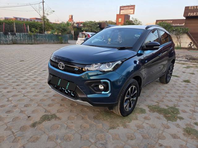https://images10.gaadi.com/usedcar_image/4587753/original/processed_dd382fb2f6fc430d45d42b2fe604b4eb.jpg?imwidth=6400