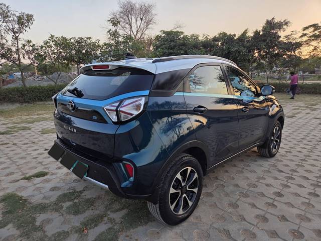 https://images10.gaadi.com/usedcar_image/4587753/original/processed_ffa754d7ca5b577a7e41740d75b1306d.jpg?imwidth=6402