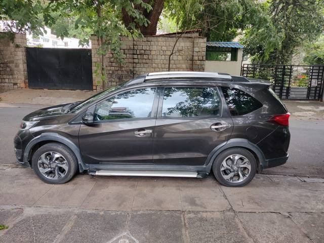 https://images10.gaadi.com/usedcar_image/4587754/original/cb621de6ecb2abe93f728a1ff74c2111.jpg?imwidth=6402
