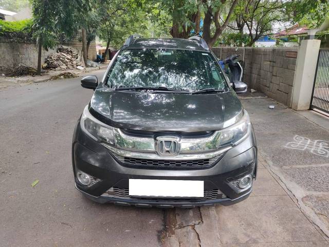 https://images10.gaadi.com/usedcar_image/4587754/original/processed_a721071dd2a4e64343d718e23682eeb1.jpg?imwidth=6400