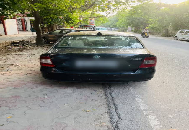 https://images10.gaadi.com/usedcar_image/4587770/original/b70d3e19-9c2c-4d52-a377-0ba24b61a279.?imwidth=6402