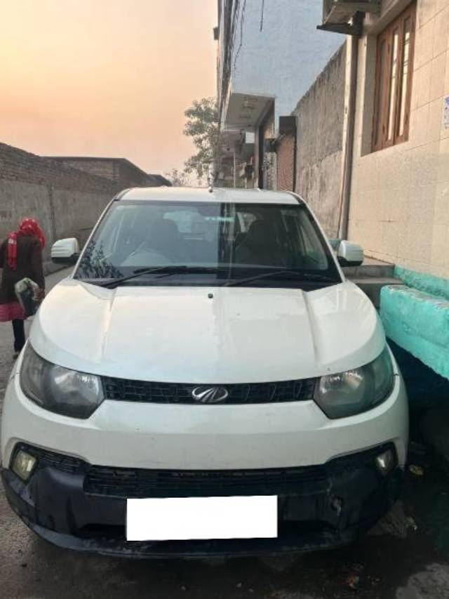 https://images10.gaadi.com/usedcar_image/4587828/original/processed_e7113953-405e-4b8a-b324-c412d46027dd.jpg?imwidth=6400