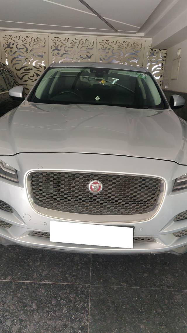 https://images10.gaadi.com/usedcar_image/4587863/original/processed_85dc8894-5112-406f-b7d7-8b3a1efdd5a3.jpg?imwidth=6401