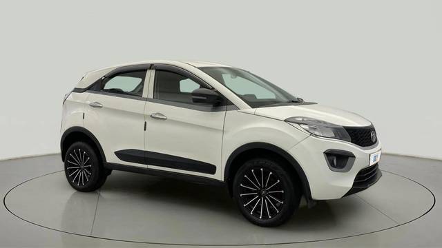 https://images10.gaadi.com/usedcar_image/4587865/original/a40e78ef4f086f3ec0d7514b191b7951.jpg?imwidth=6400