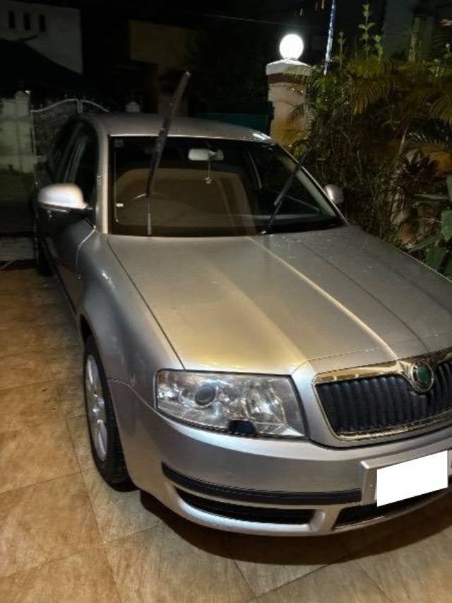 https://images10.gaadi.com/usedcar_image/4587902/original/processed_48583845-1d1f-4300-a2d9-205e9dcd5116.jpeg?imwidth=6401