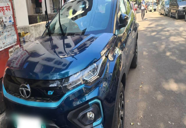 https://images10.gaadi.com/usedcar_image/4587917/original/855572e4-5d4f-46f7-a2b3-44d5df8ed2f7.?imwidth=6400