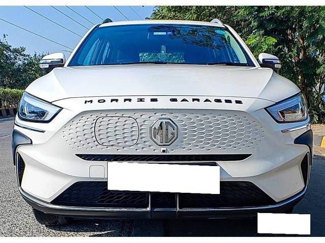 https://images10.gaadi.com/usedcar_image/4587925/original/processed_f729b3dc-eb9c-437c-a1f8-2a2f7ade12fc.jpeg?imwidth=6401