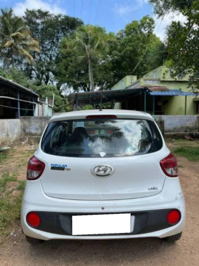 https://images10.gaadi.com/usedcar_image/4587933/original/processed_2f1aacf9-bbbf-44dd-beec-32c9be83942e.jpg?imwidth=6401
