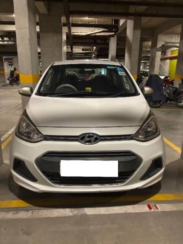 https://images10.gaadi.com/usedcar_image/4587941/original/processed_4f03c273-c3f8-48c6-9017-40046debe00e.jpeg?imwidth=6402
