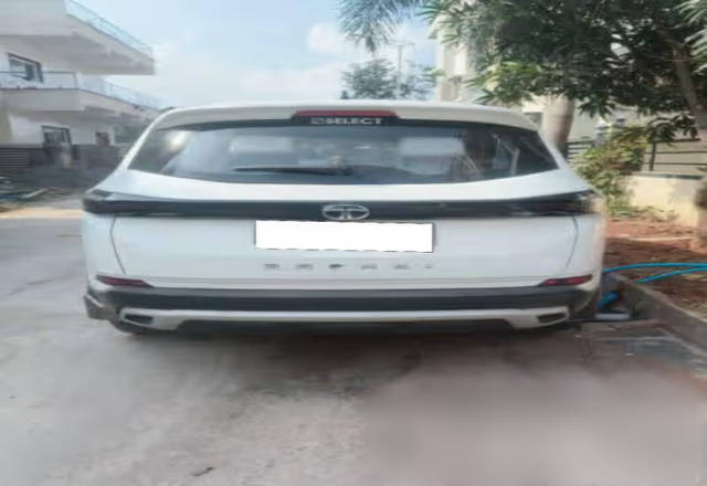 https://images10.gaadi.com/usedcar_image/4587990/original/8194428a-1ebe-431f-ae0f-46215426d216.?imwidth=6401