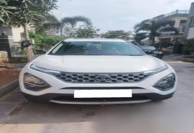 https://images10.gaadi.com/usedcar_image/4587990/original/81f867c4-34f3-4024-ac7d-2abea1ffbfc0.?imwidth=6400