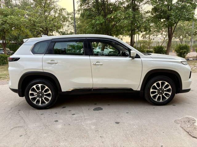 https://images10.gaadi.com/usedcar_image/4588062/original/processed_8fd499ffac1fe64017f309c54d821efe.jpg?imwidth=6401