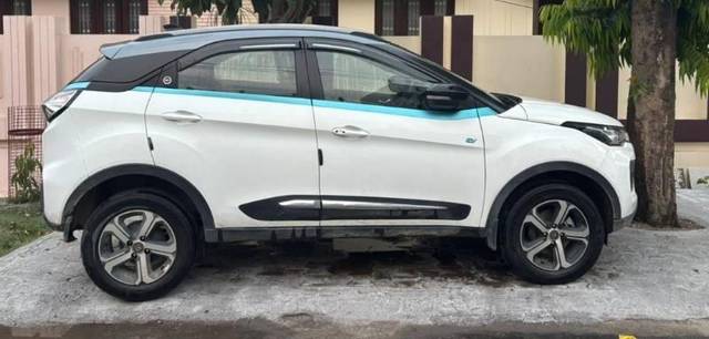 https://images10.gaadi.com/usedcar_image/4588067/original/processed_d0618d38-f559-4f6a-9ee3-6d33da1bf22a.jpg?imwidth=6401
