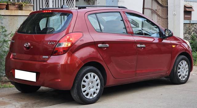 https://images10.gaadi.com/usedcar_image/4588073/original/processed_7cbaf9cd-2aee-4493-b633-345dc3f5709c.jpg?imwidth=6401
