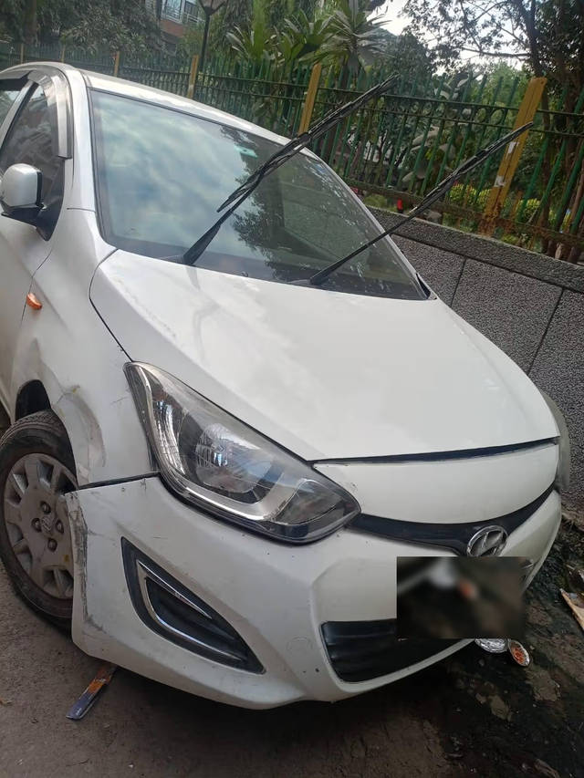 https://images10.gaadi.com/usedcar_image/4588095/original/82e6ab2e-c105-4e43-83a7-5d45a1e234d1.png?imwidth=6401