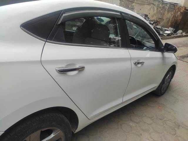 https://images10.gaadi.com/usedcar_image/4588124/original/49810ba7-7281-4c63-aea1-b0134c5392d4.jpg?imwidth=6400