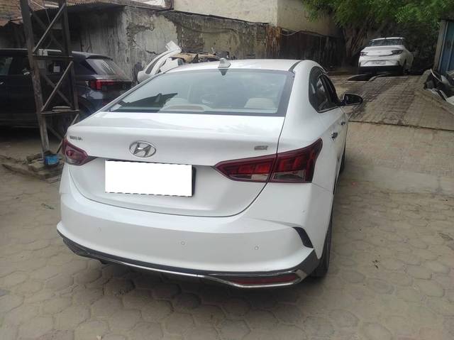 https://images10.gaadi.com/usedcar_image/4588124/original/processed_97c56710-5d46-4c86-a599-a1bbf3c4aa65.jpg?imwidth=6401