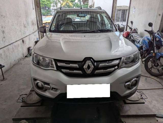 https://images10.gaadi.com/usedcar_image/4588151/original/processed_a5cbda80-94ed-47a8-b4b5-78d6cd38ef39.jpg?imwidth=6401